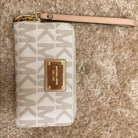 Michael Kors Handbags - White and beige Michael Kors wristlet
